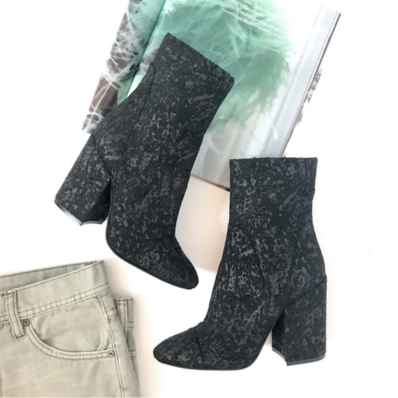 Kendall & Kylie Brooke 3 Texture Velvet Textured Burnout Booties Size 10 BNWOB - Picture 7 of 12